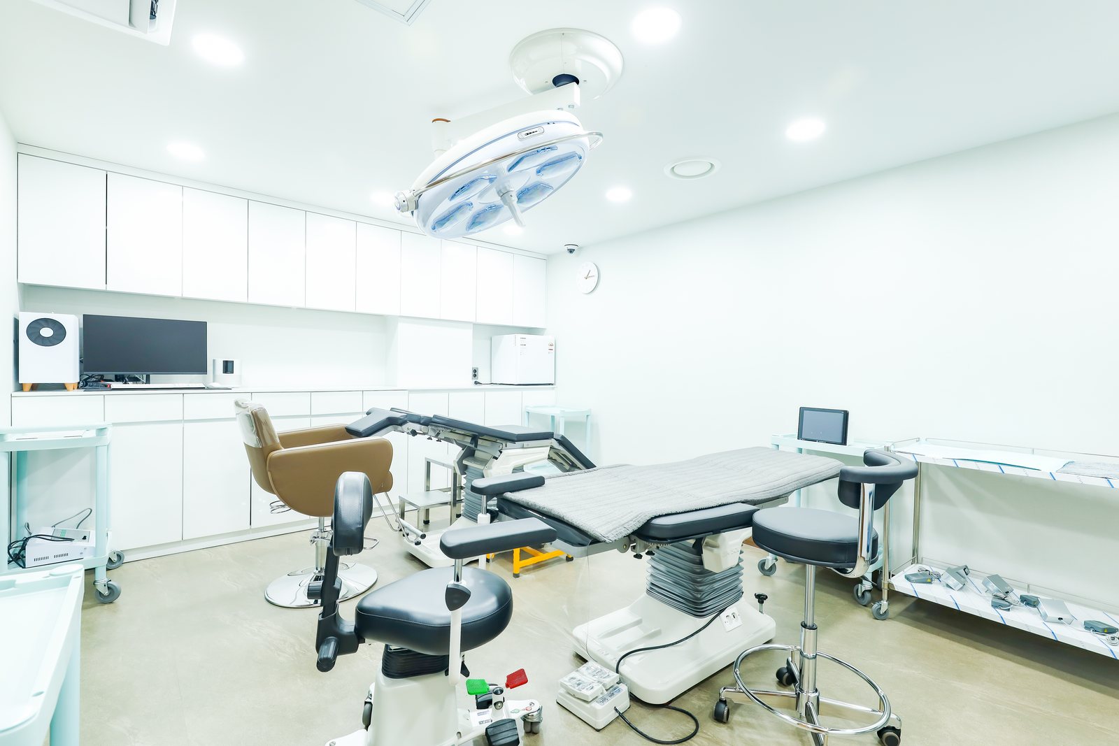 MTS Hair Loss Treatment at MONARA Dermatology Clinic